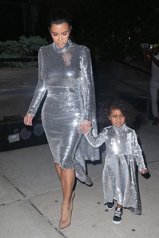 Kim Kardashian su dukrele North