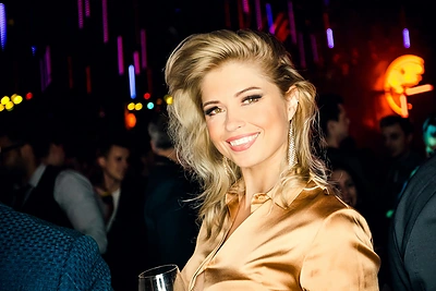 Jolantos Leonavičiūtės karštas kadras sukėlė tornadą: nuogą kūną dengė tik lemputės