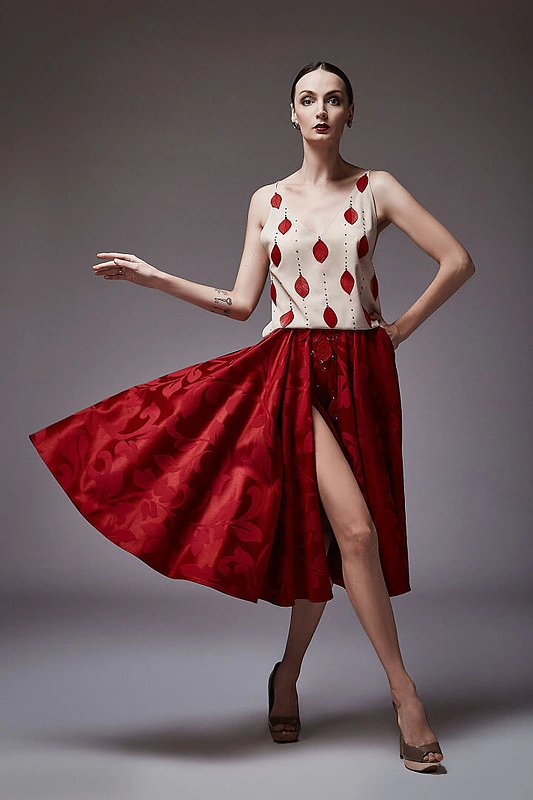 Dizainerės Olesios Les siūlomi šventiniai apdarai