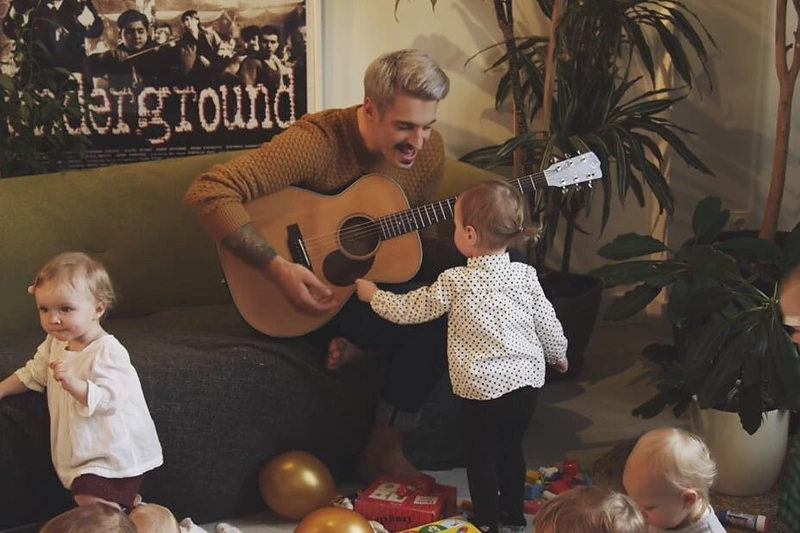 Justinas Jarutis pristatė angeliško grožio dainą, skirtą dukrai