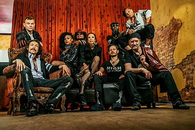 Stogą raunanti Niujorko grupė „Gogol Bordello“ pavasarį koncertuos Vilniuje