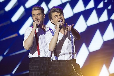 „X Faktoriuje“ triumfavę „120“ pirmą kartą dainavo drauge su savo mokytoju