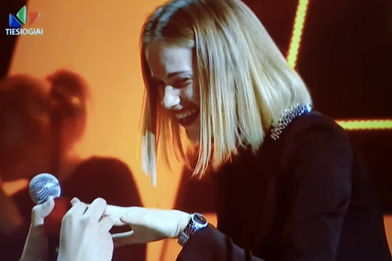 Linas pasipiršo mylimajai Rūtai