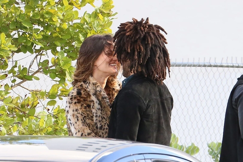 Lenny Kravitzas su drauge