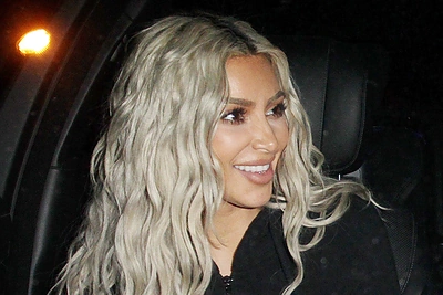 Kim Kardashian po jos vaikelio gimimo pirmą kartą su atžala pasirodė viešumoje