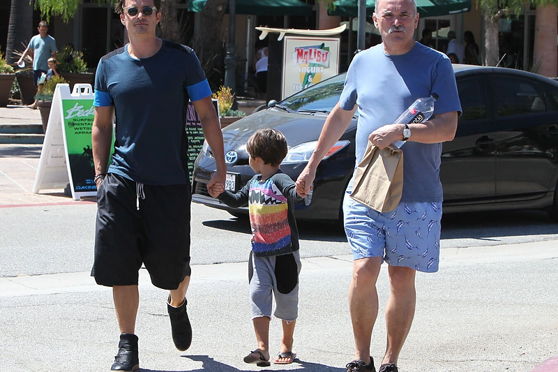 Orlando Bloomo gyvenimas tėvas Colinas Stone'as užima svarbią vietą