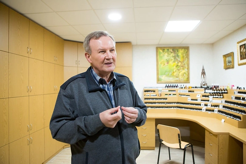 Kunigo Valerijaus Rudzinsko aistra - kvapų kūrimas