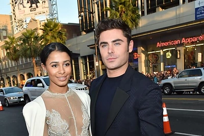 Zacas Efronas draugavo su modeliu Sami Miro