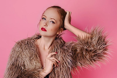 Alice Way pristato singlą „Namai“, sukurtą su Leonu Somovu