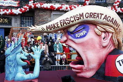 Donaldas Trumpas: „Padarykime fašizmą ir vėl didų“