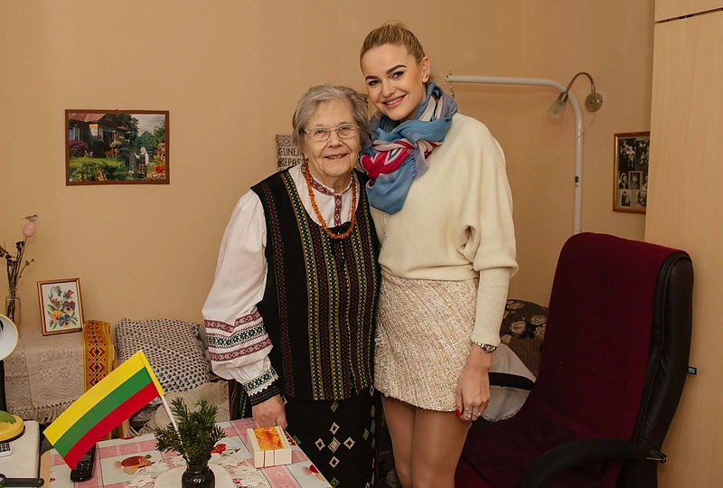 Neringa Šiaudikytė apsilankė senelių globos namuose