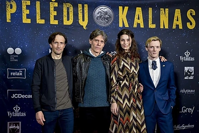 Žinomi žmonės įvertino Audriaus Juzėno režisuotą dramą „Pelėdų kalnas“