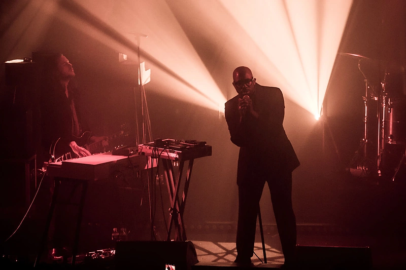 Ghostpoet koncerto akimirkos