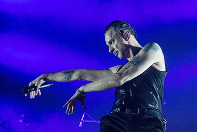 Vilniuje – metų muzikinis įvykis: „Depeche Mode“ gerbėjai lipo vieni kitiems per galvas