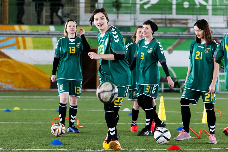 Talentingos moterys Kaune susibūrė į futbolo komandą