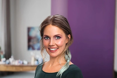 Dr. Hauschka riboto leidimo makiažo priemonių kolekcija „Purple Light“
