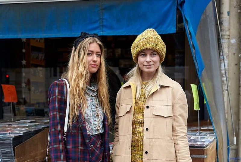 Emili Sindlev, Thora Valdimars