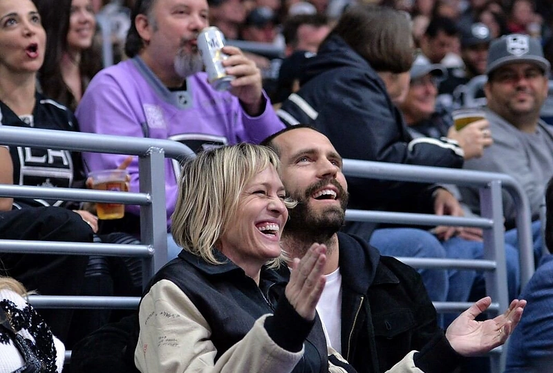 Robin Wright ir Clement Giraudet