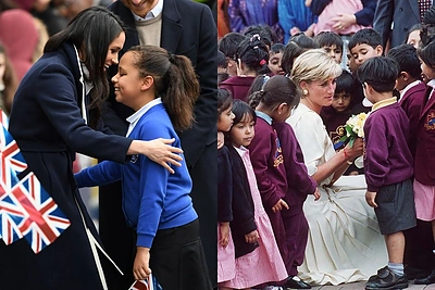Buvęs rūmų liokajus: Meghan Markle viešumoje elgiasi taip pat, kaip princesė Diana