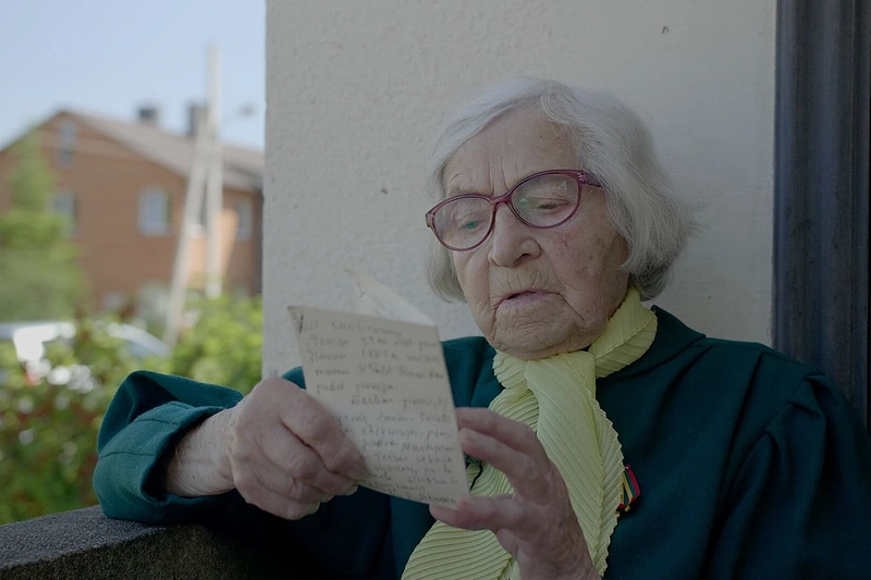 Kadras iš filmo „100 metų kartu“