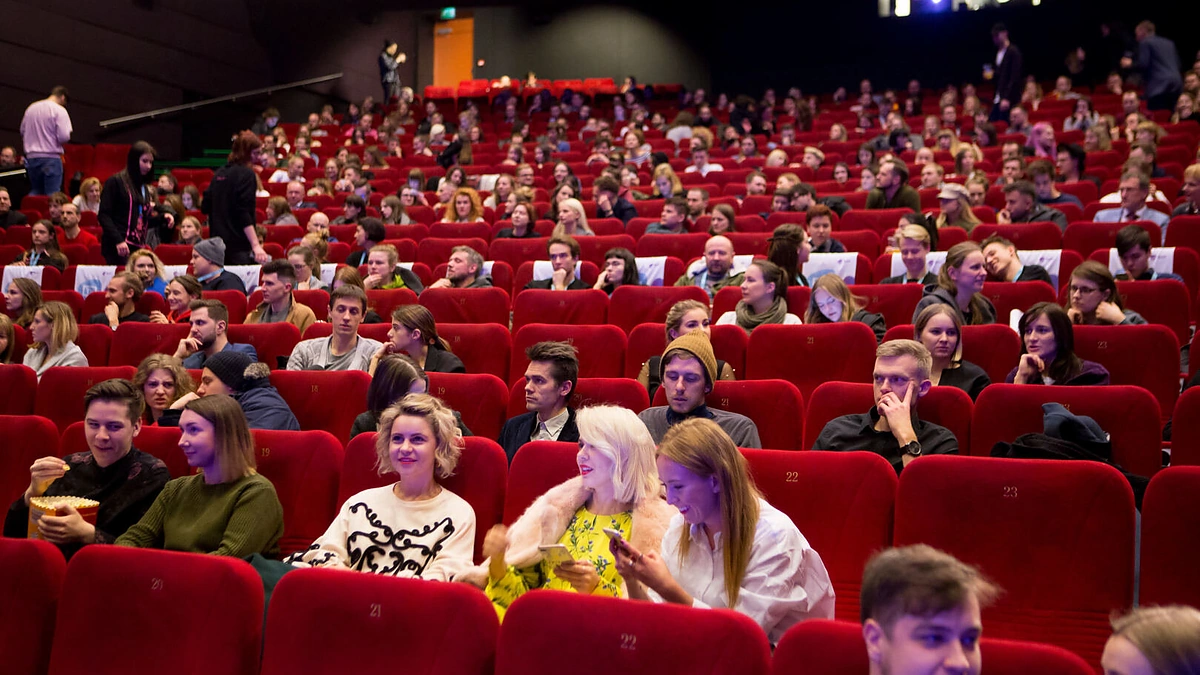 23-iasis "Kino pavasaris" ir prodiuserinė kompanija "Zest" ketvirtadienio vakarą sukvietė vilniečius į festivalio muzikinių klipų konkurso apdovanojimus.