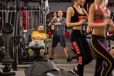 Populiariausia metų komedija „Klasės susitikimas. Berniukai sugrįžta!“ – pagaliau internete