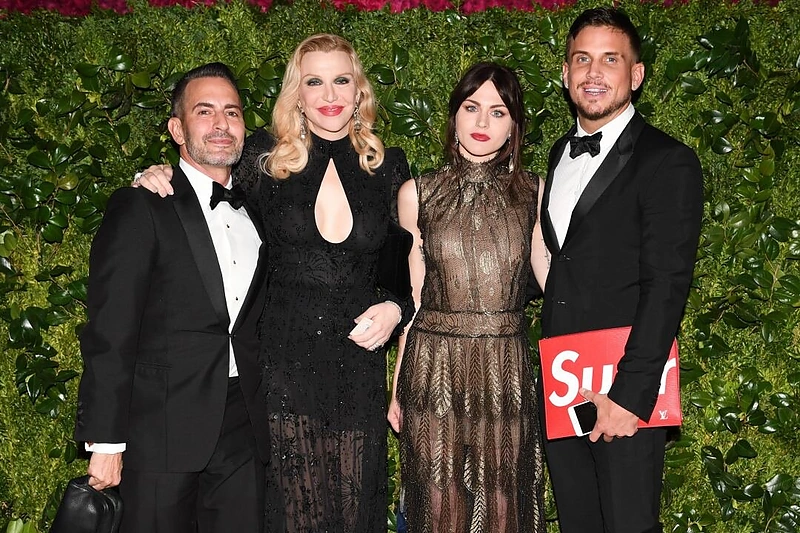 Dizaineris Marcas Jacobsas pasipiršo savo draugui Charly DeFrancesco