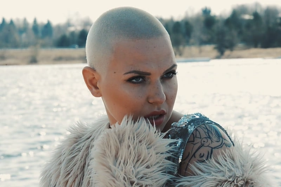 Žurnalo „Žmonės“ viršelio fotosesijoje – į naują gyvenimo etapą žengianti Jazzu