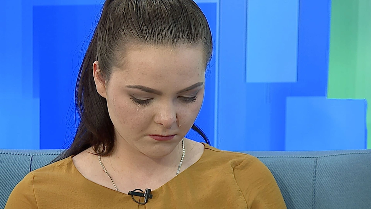 Nijolė Vasilevskytė globoja šešis brolius ir seserys, neseniai gaisras dar ir namus pasiglemžė