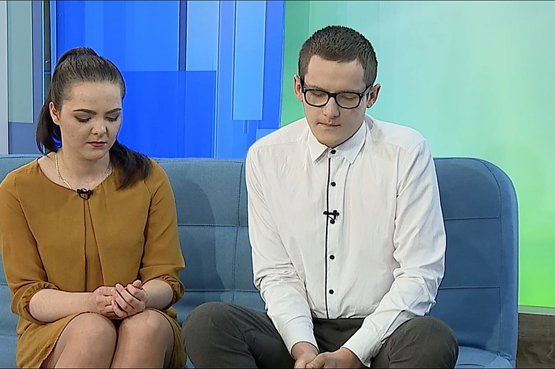 Nijolė Vasilevskytė globoja šešis brolius ir seserys, neseniai gaisras dar ir namus pasiglemžė