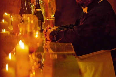 Akimirkos iš operos „Visos jos tokios“