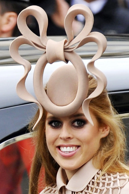 Princesė Beatrice per princo Williamo ir Kate Middleton vestuves