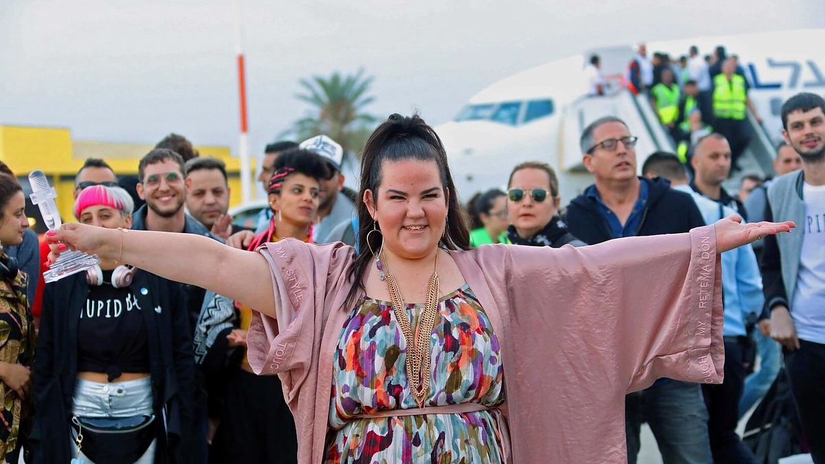 Netta Barzilai šiltai pasitikta Ben Gurion oro uoste netoli Tel Avivo