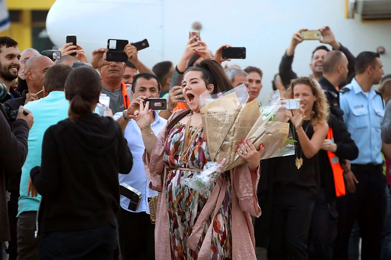 Netta Barzilai šiltai pasitikta Ben Gurion oro uoste netoli Tel Avivo