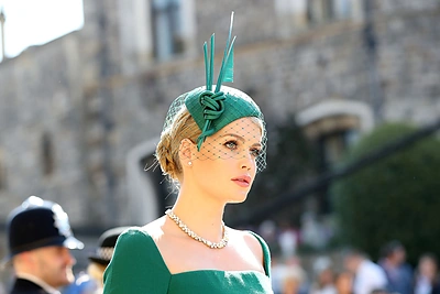 Karališkųjų vestuvių skrybėlaičių paradas: ledi Dianos dukterėčiai lygių nebuvo