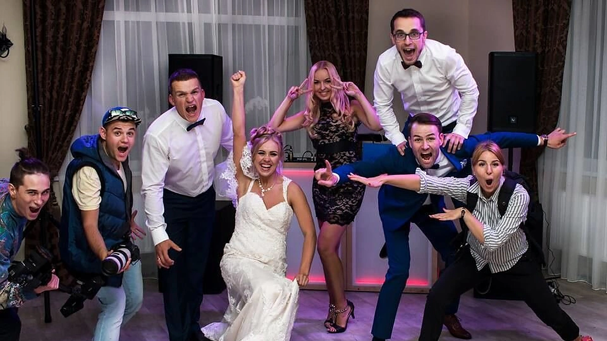 Renginių vedėjas Mindaugas Jocys su klientais