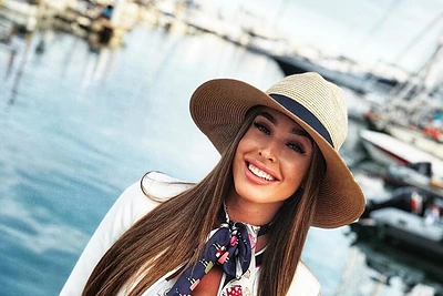 Viktorija Siegel su sužadėtiniu ir dukra persikraustė į Kanus
