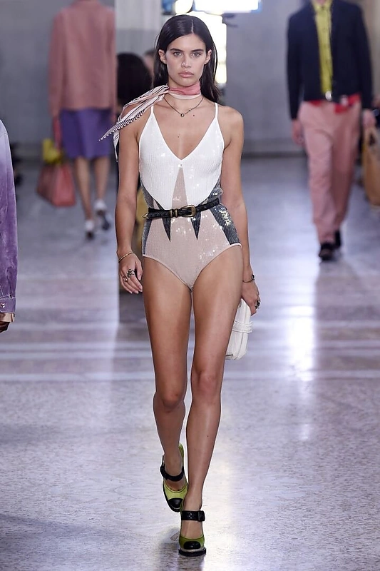 Maudymosi kostiumėlių tendencijos