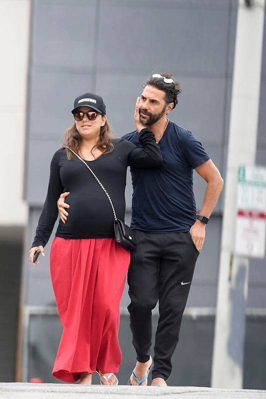Eva Longoria su vyru Jose Bastonu