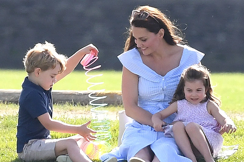 Kembridžo hercogienė Catherine, princas George'as ir princesė Charlotte