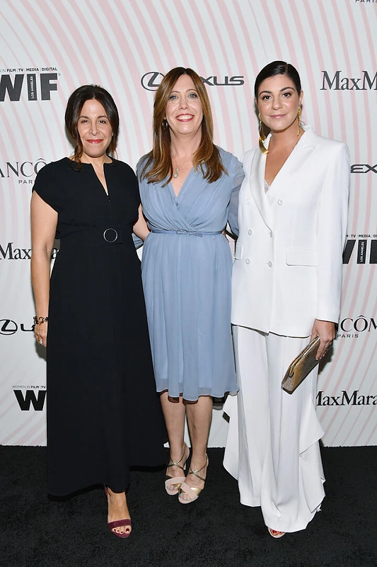Amy Baer in Sportmax, Kirsten Schaffer ir Maria Giulia Maramotti