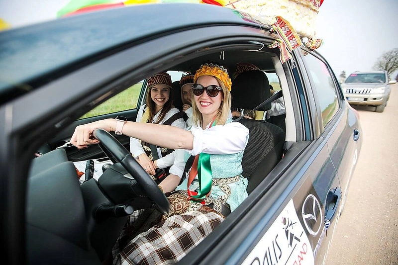 Akimirkos iš „Moterų ralio“