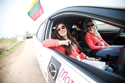 Akimirkos iš „Moterų ralio“