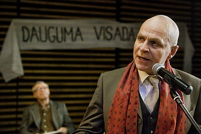 Spektaklis „Visuomenės priešas“