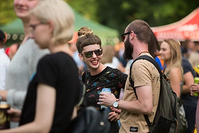 „Tove Lo“ koncerto VU botanikos sode akimirka