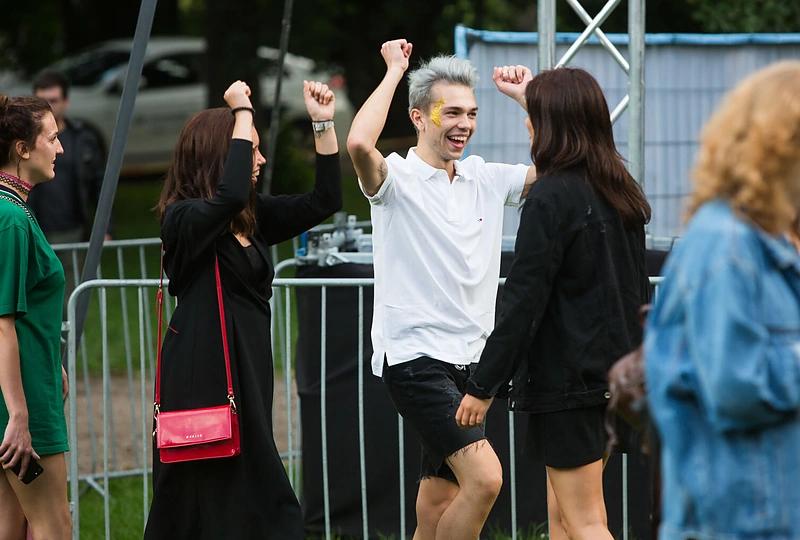 „Tove Lo“ koncerto VU botanikos sode akimirka