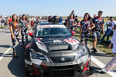 „Aurum 1006 km powered by Hankook“ lenktynių akimirka