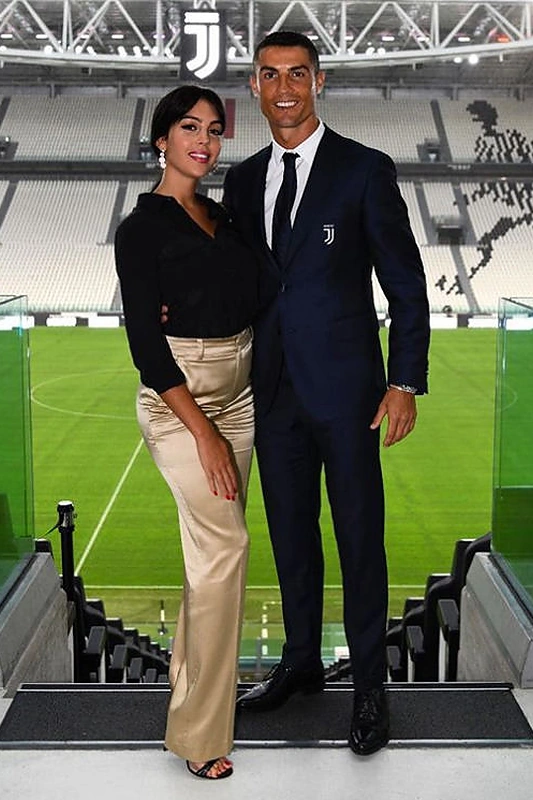 Cristiano Ronaldo ir Georgina Rodriguez Turino „Juventus“ stadione / „Instagram“ nuotr.