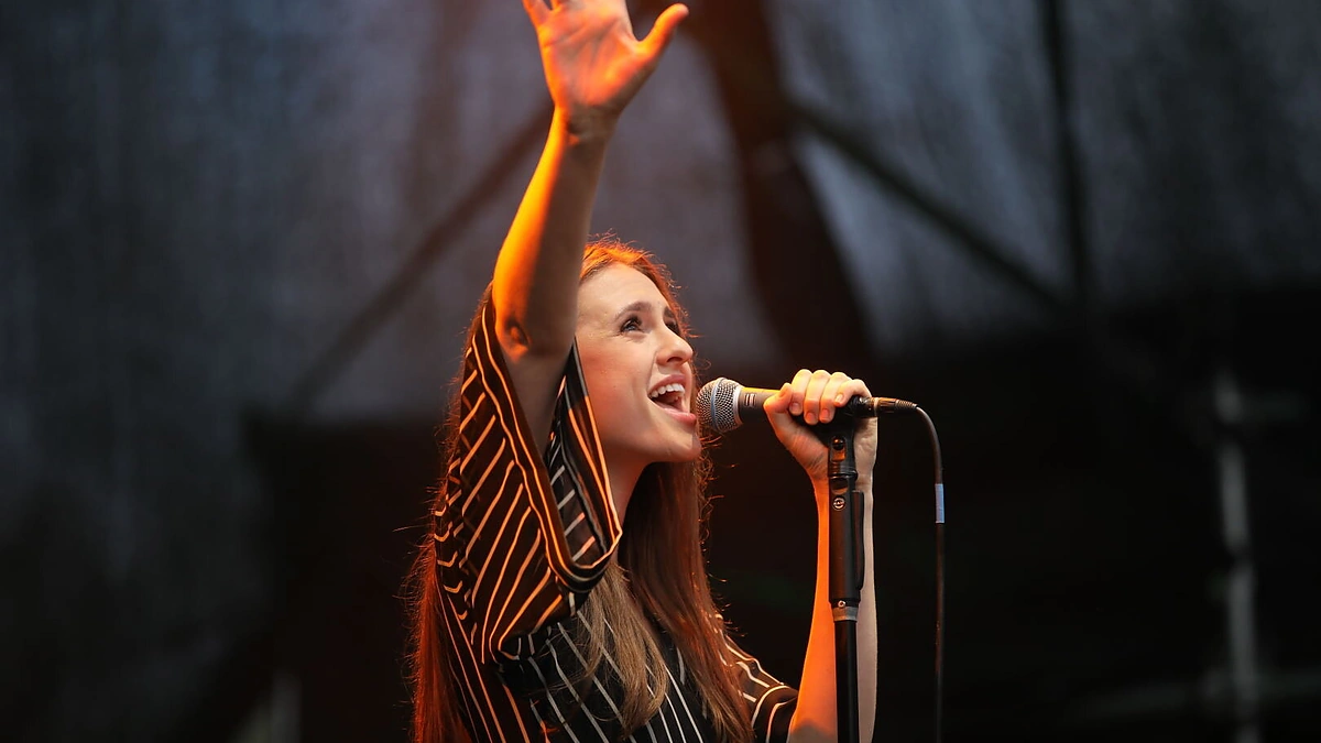 Ieva Zasimauskaitė apšildo Jessie Ware