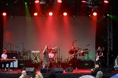 Ieva Zasimauskaitė apšildo Jessie Ware